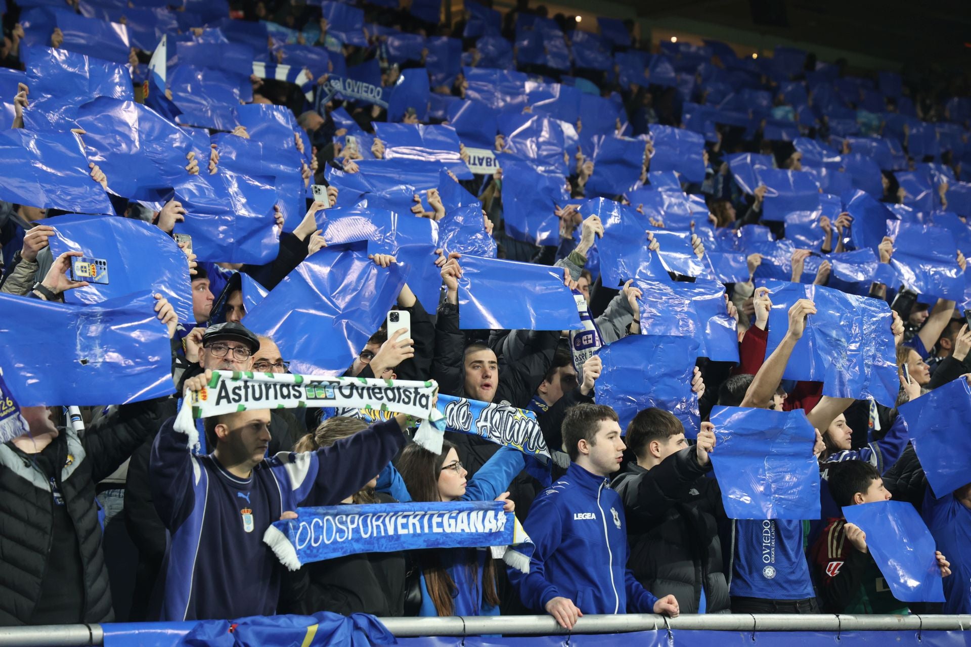 ¿Estuviste viendo el Real Oviedo - Sporting de Gijón? ¡Búscate en las fotos del Tartiere!