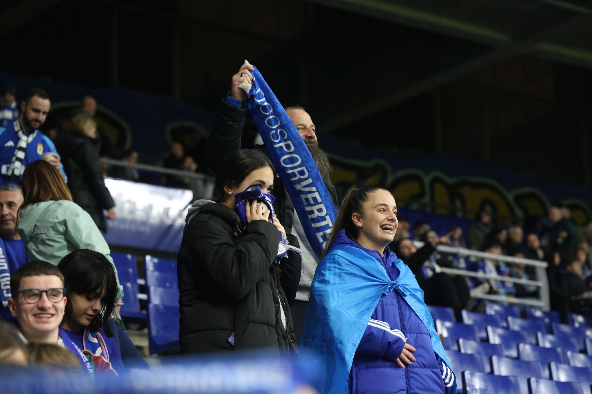 ¿Estuviste viendo el Real Oviedo - Sporting de Gijón? ¡Búscate en las fotos del Tartiere!