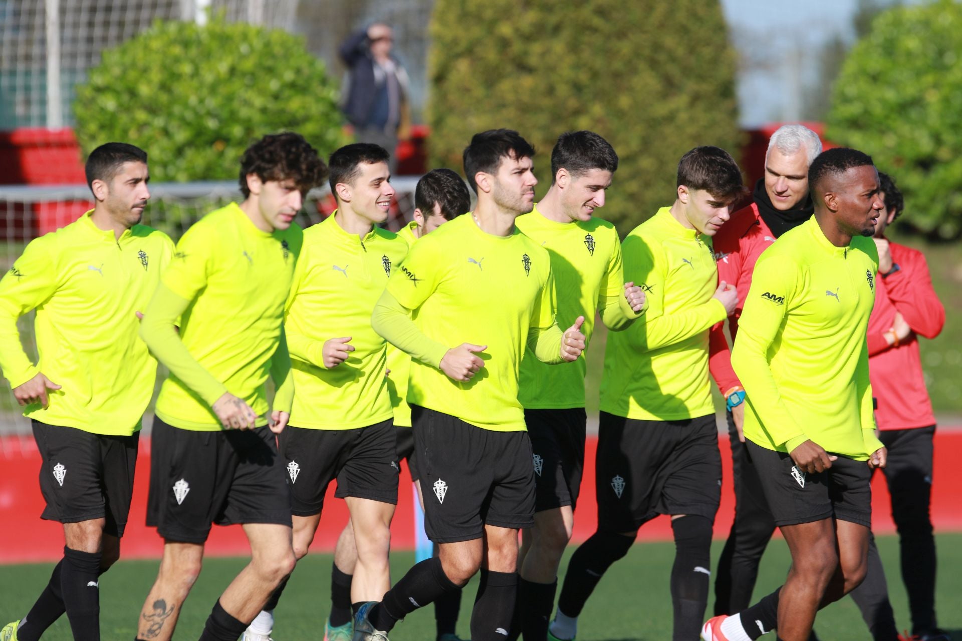 El Sporting de Gijón vuelve a entrenar tras el derbi