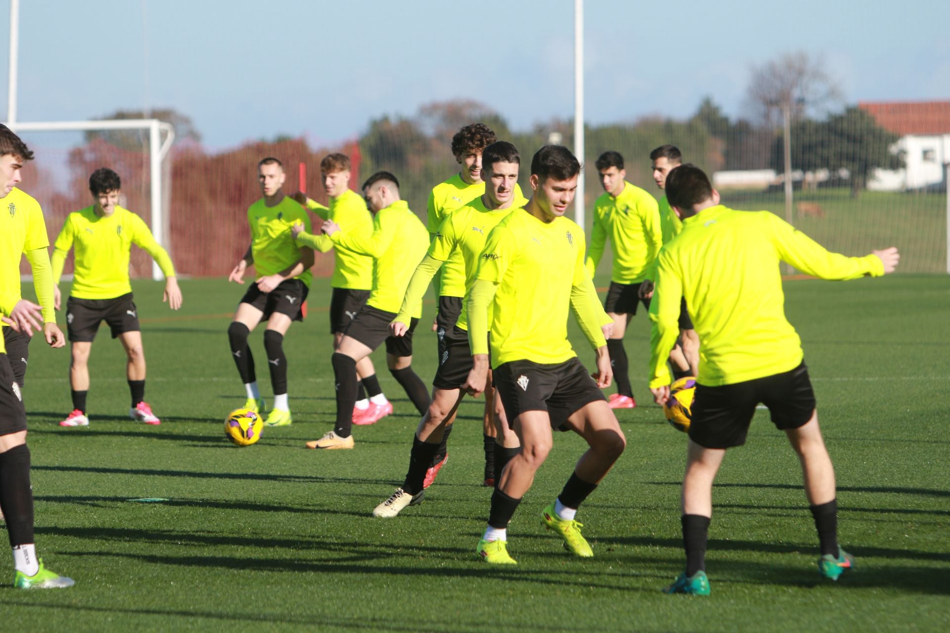 El Sporting de Gijón vuelve a entrenar tras el derbi