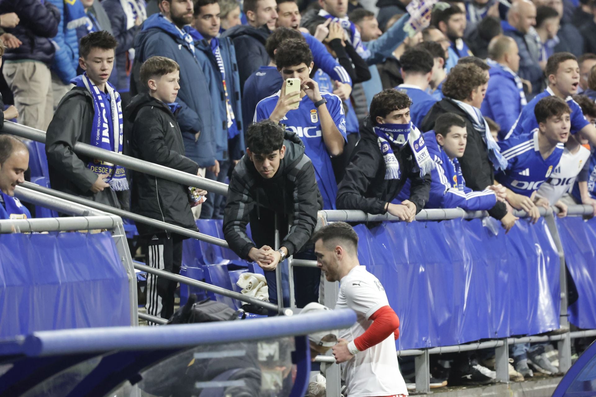 ¿Estuviste viendo el Real Oviedo - Sporting de Gijón? ¡Búscate en las fotos del Tartiere!