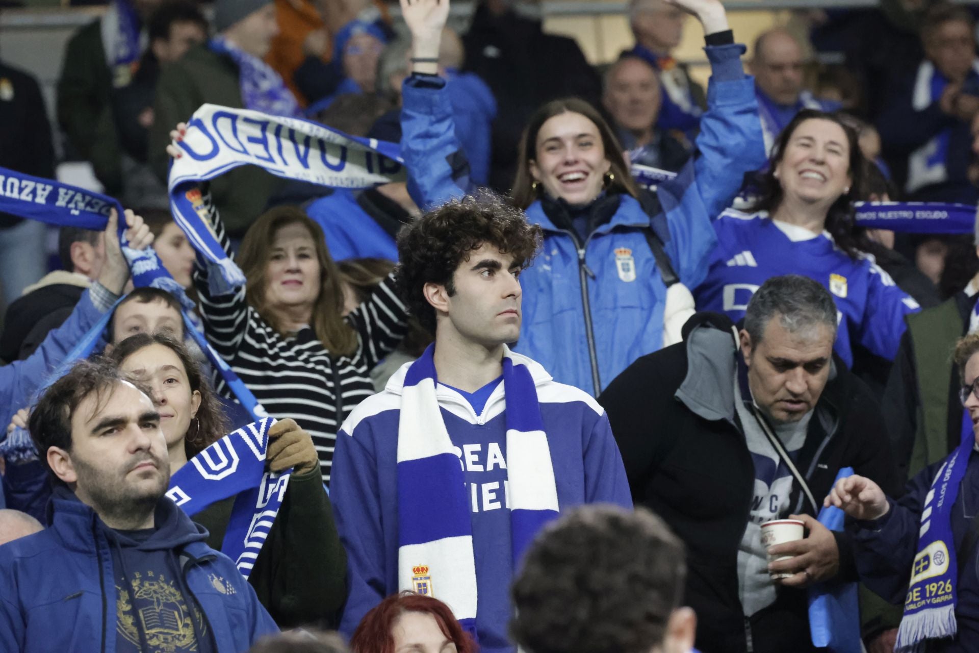 ¿Estuviste viendo el Real Oviedo - Sporting de Gijón? ¡Búscate en las fotos del Tartiere!