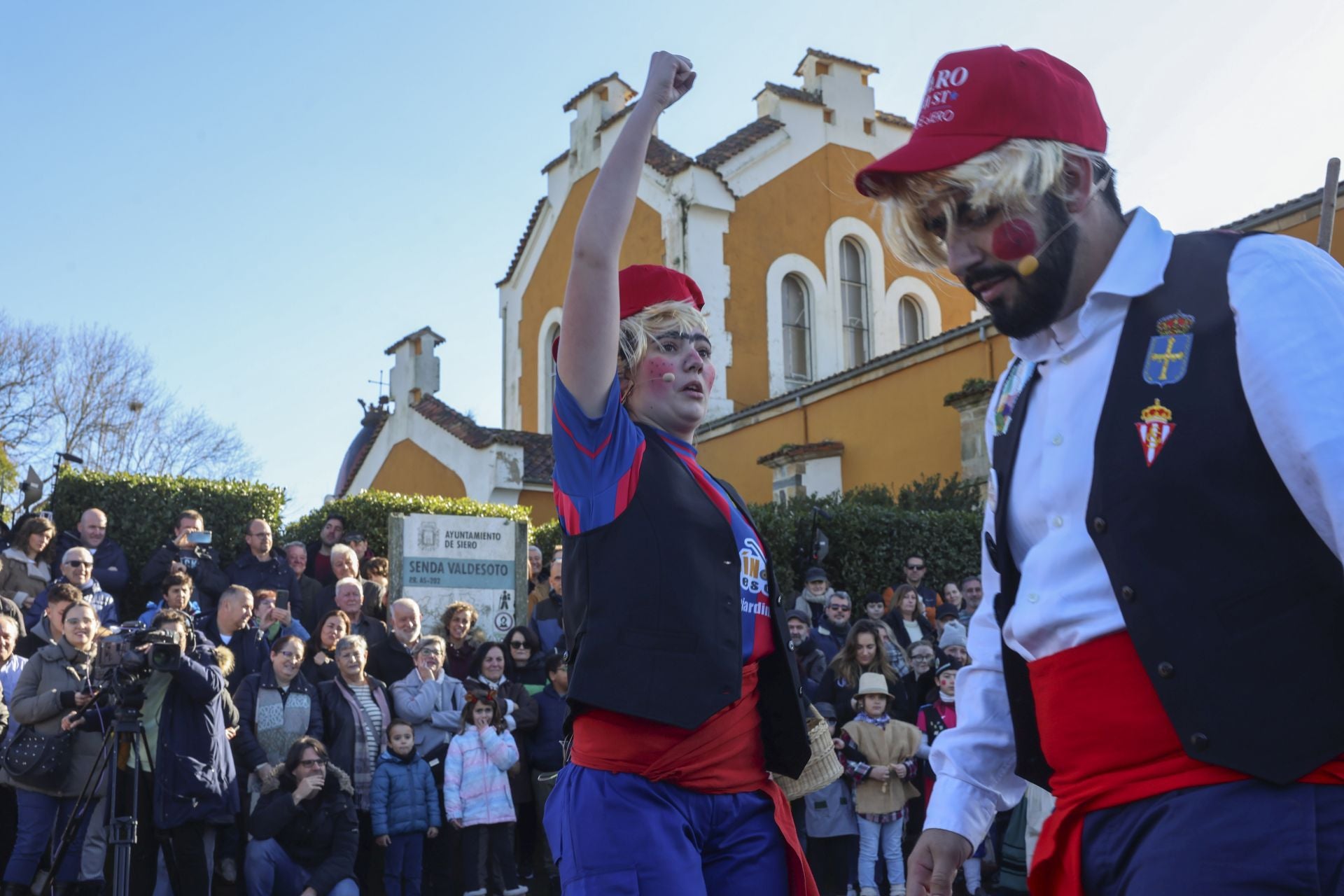 Sidros, Comedies... y hasta pitufos en Valdesoto