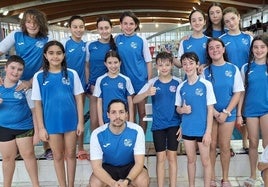 Nadadores del CN Avilés, en los Juegos Deportivos.