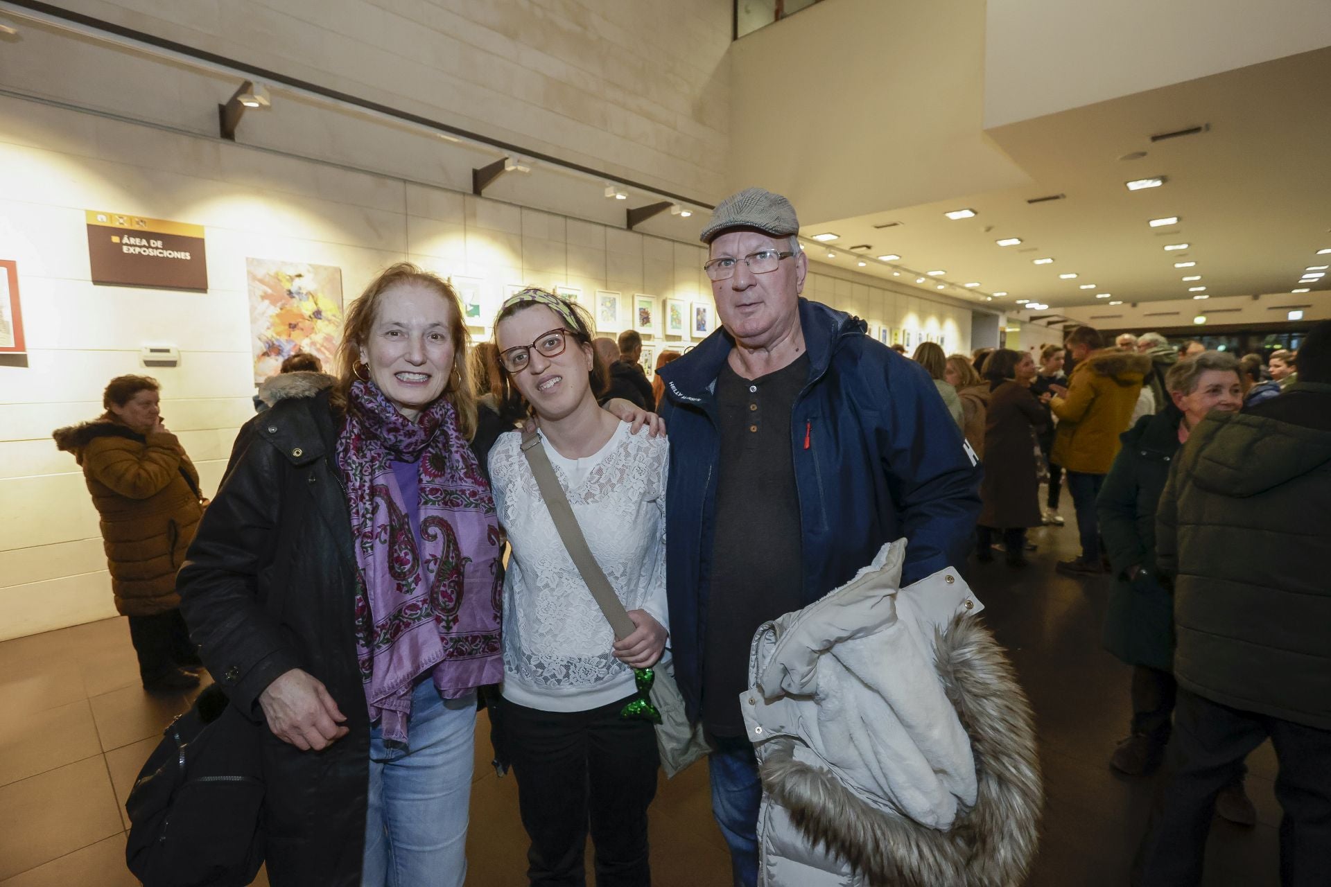 Residentes del Centro de Apoyo a la Integración APTA de Gijón exponen su arte