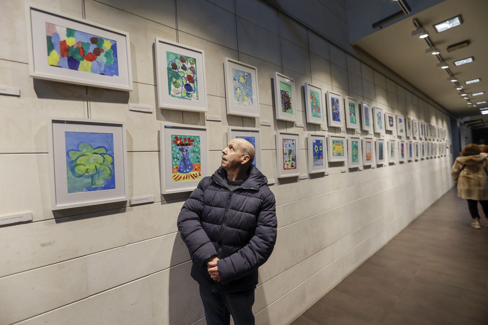 Residentes del Centro de Apoyo a la Integración APTA de Gijón exponen su arte