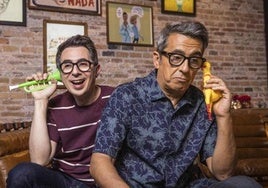 Berto Romero y Andreu Buenafuente, en una foto promocional de la nueva temporada de su podcast 'Nadie sabe nada'.