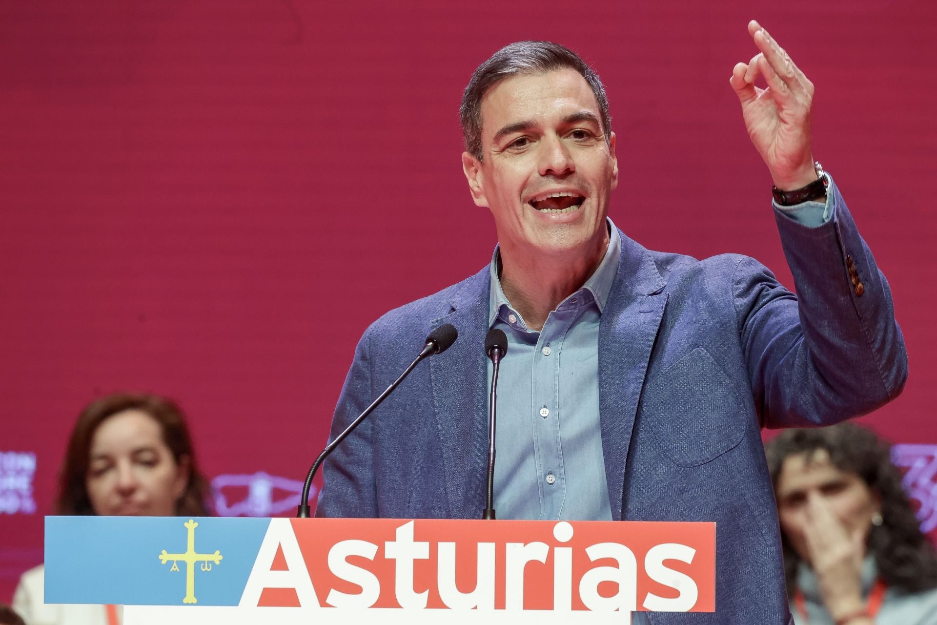 Pedro Sánchez y Adrián Barbón inauguran el congreso socialista en Avilés