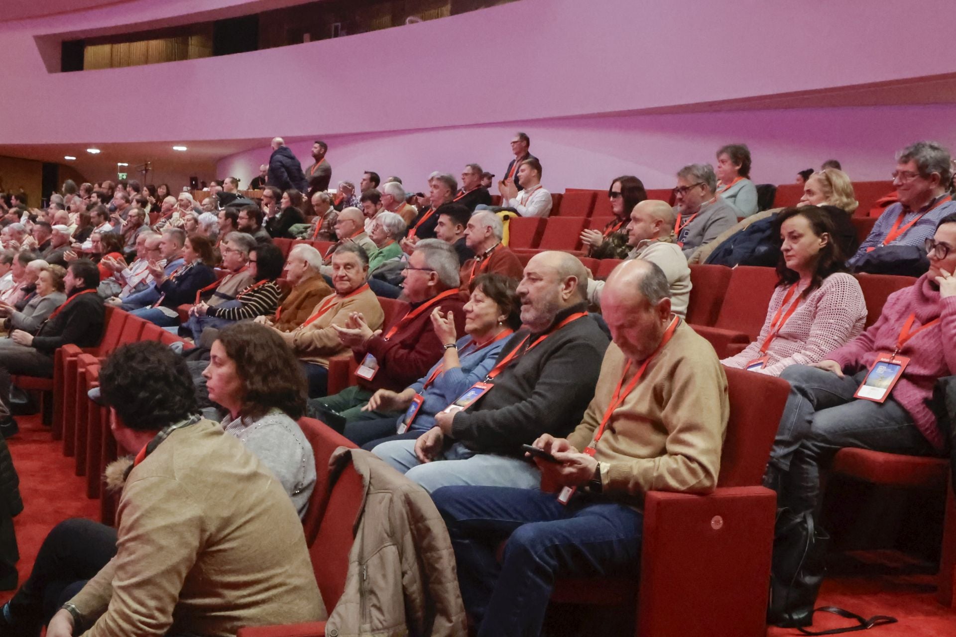 Pedro Sánchez y Adrián Barbón inauguran el congreso socialista en Avilés