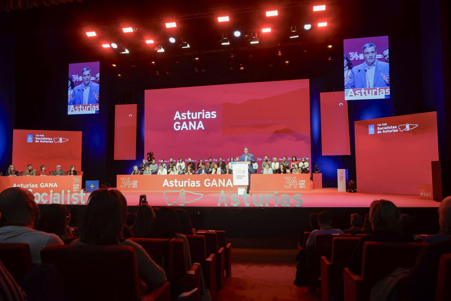 Pedro Sánchez y Adrián Barbón inauguran el congreso socialista en Avilés