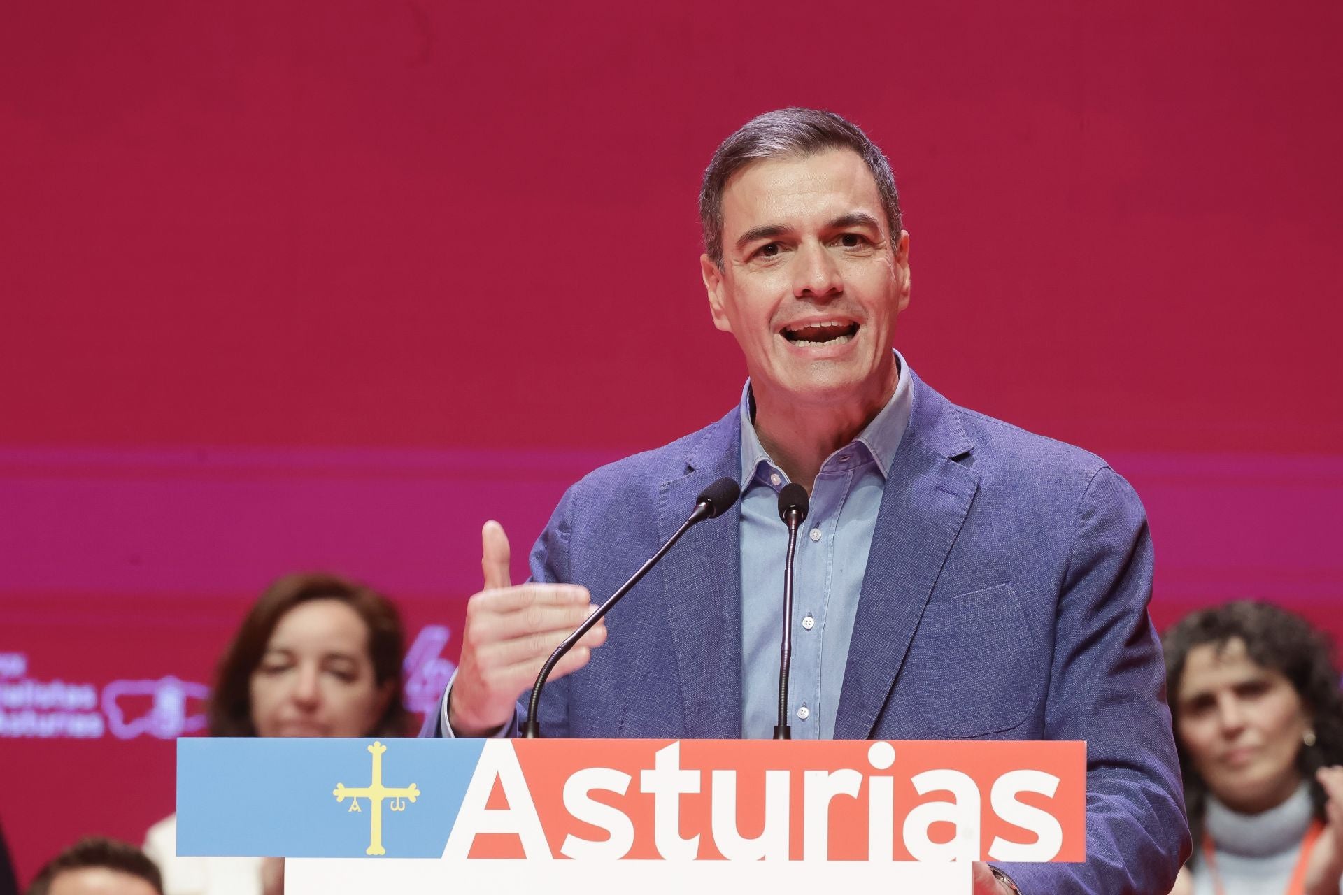 Pedro Sánchez y Adrián Barbón inauguran el congreso socialista en Avilés