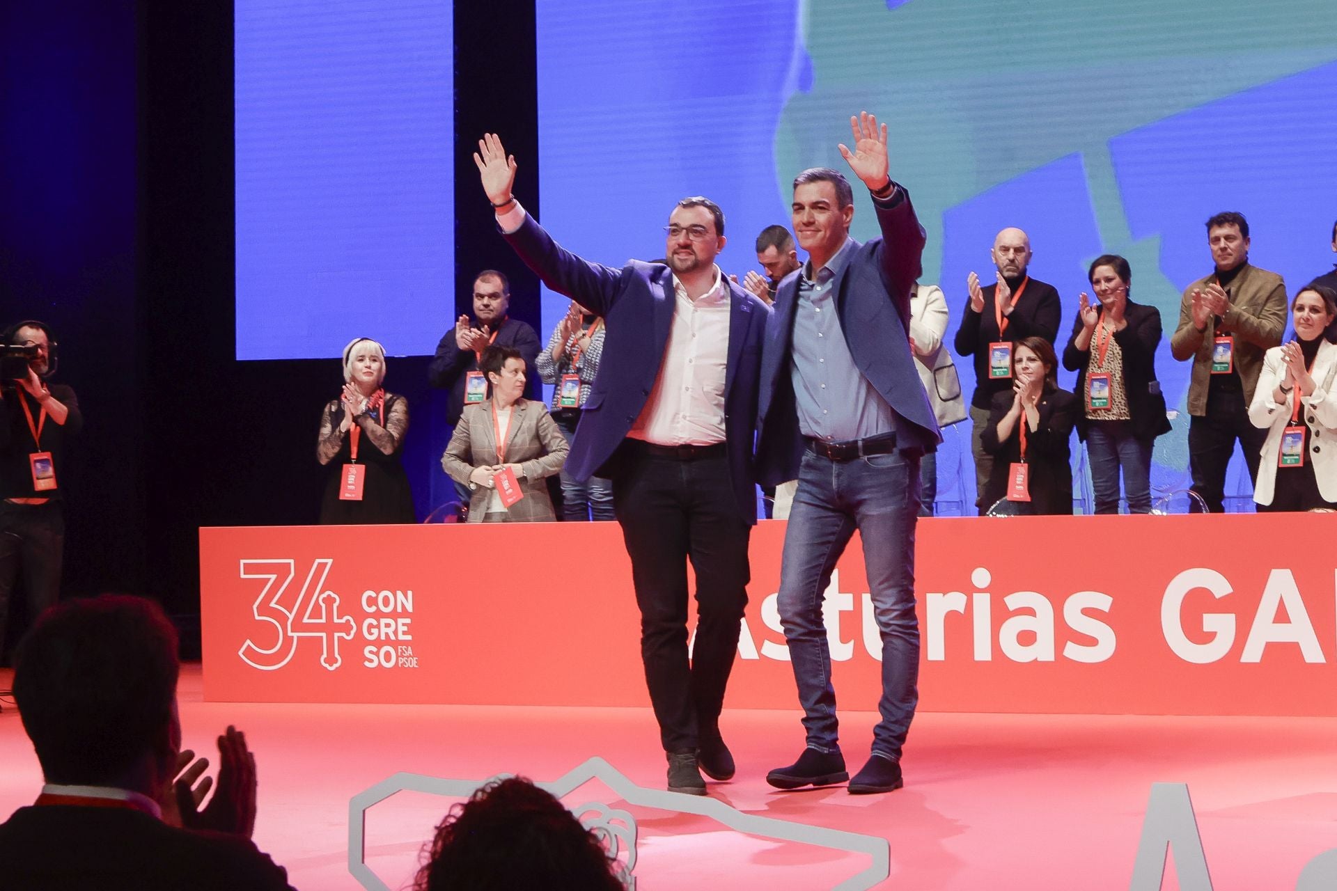 Pedro Sánchez y Adrián Barbón inauguran el congreso socialista en Avilés