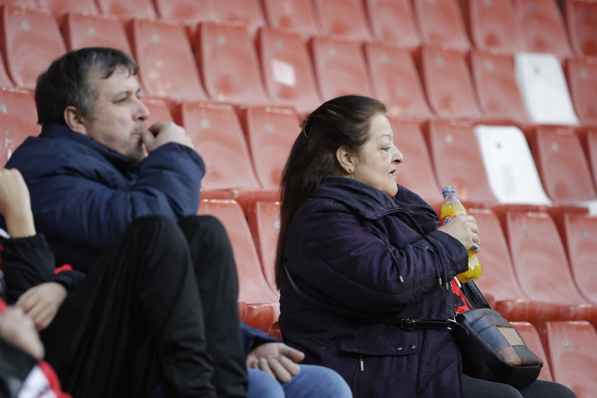 ¿Estuviste en el Sporting - Elche? ¡Búscate!