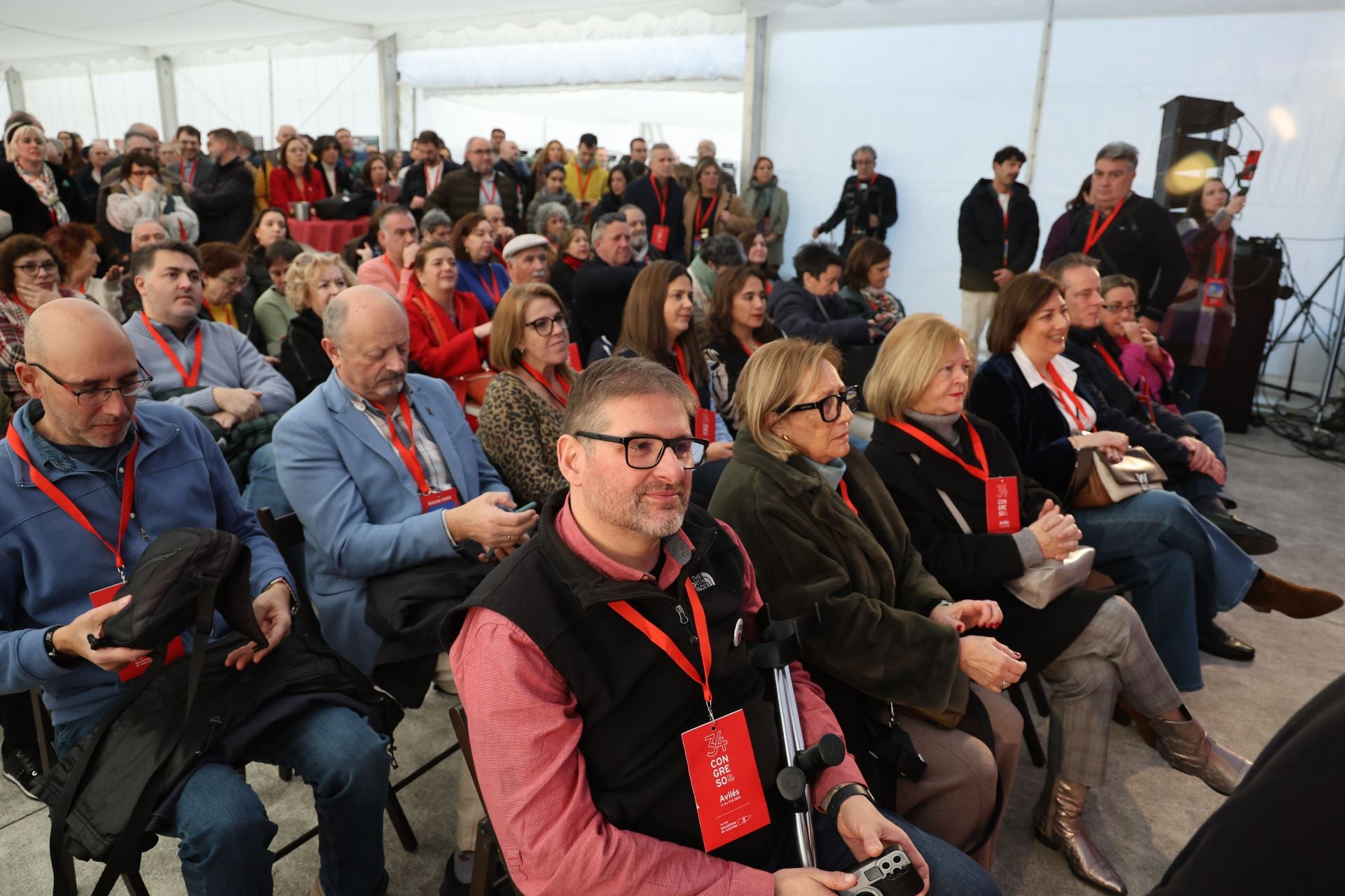 El Niemeyer de Avilés, abarrotado por el congreso socialista