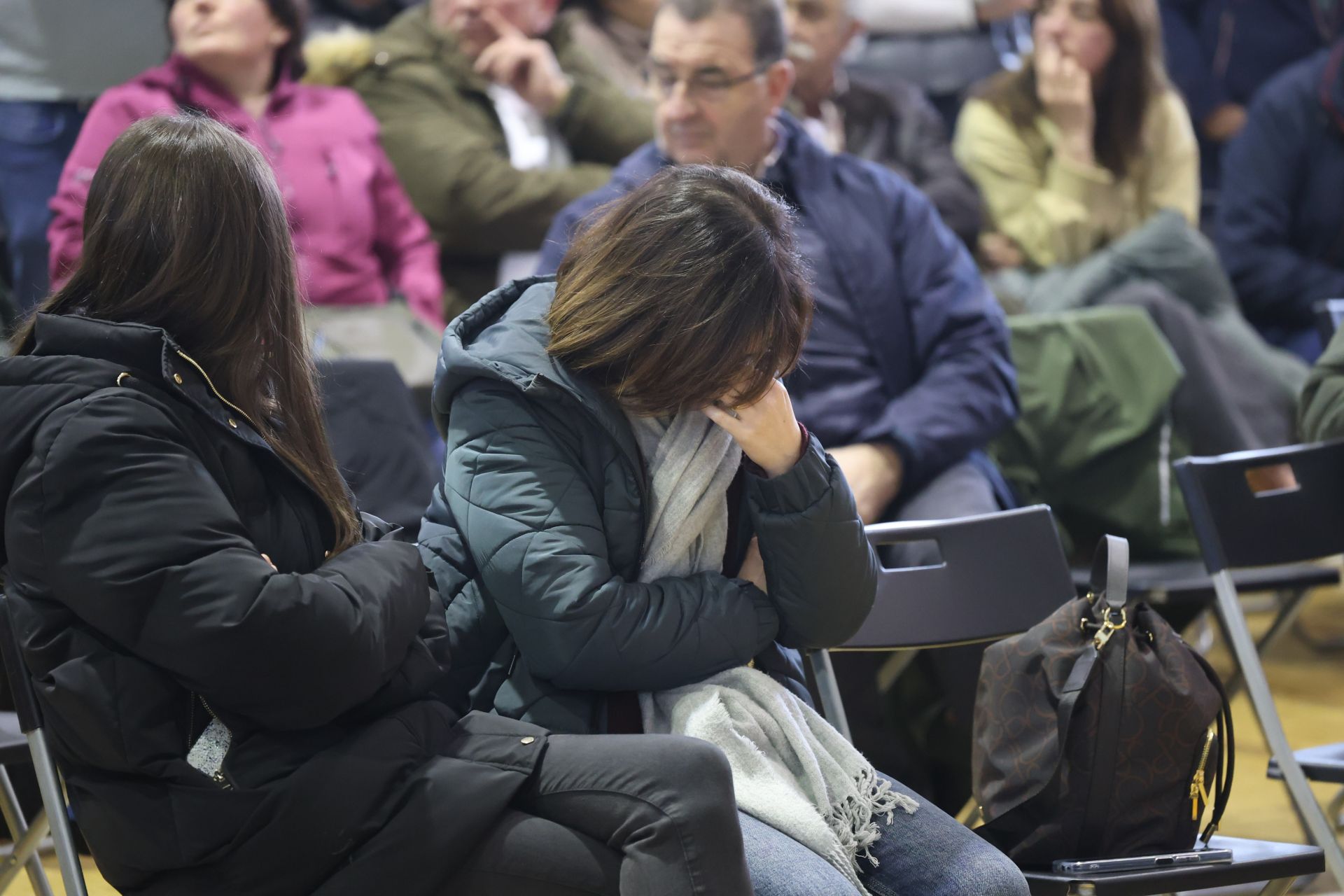 Tensión, enfado e indignación en el encuentro entre ganaderos y el Principado