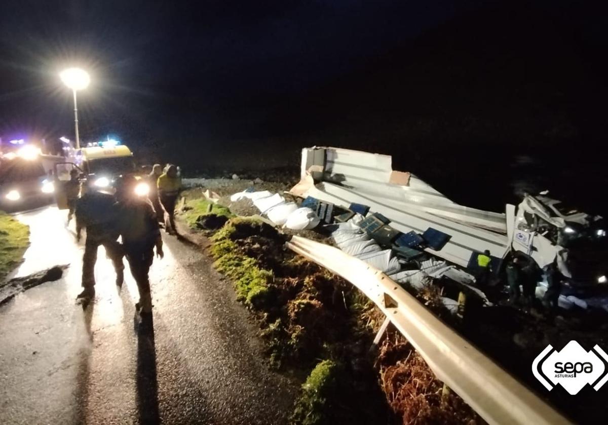 Estado en el que quedó el camión tras el accidente.