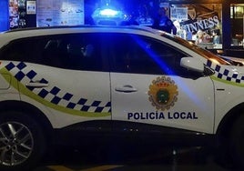 Un coche de la Policía Local de Cangas de Onís.