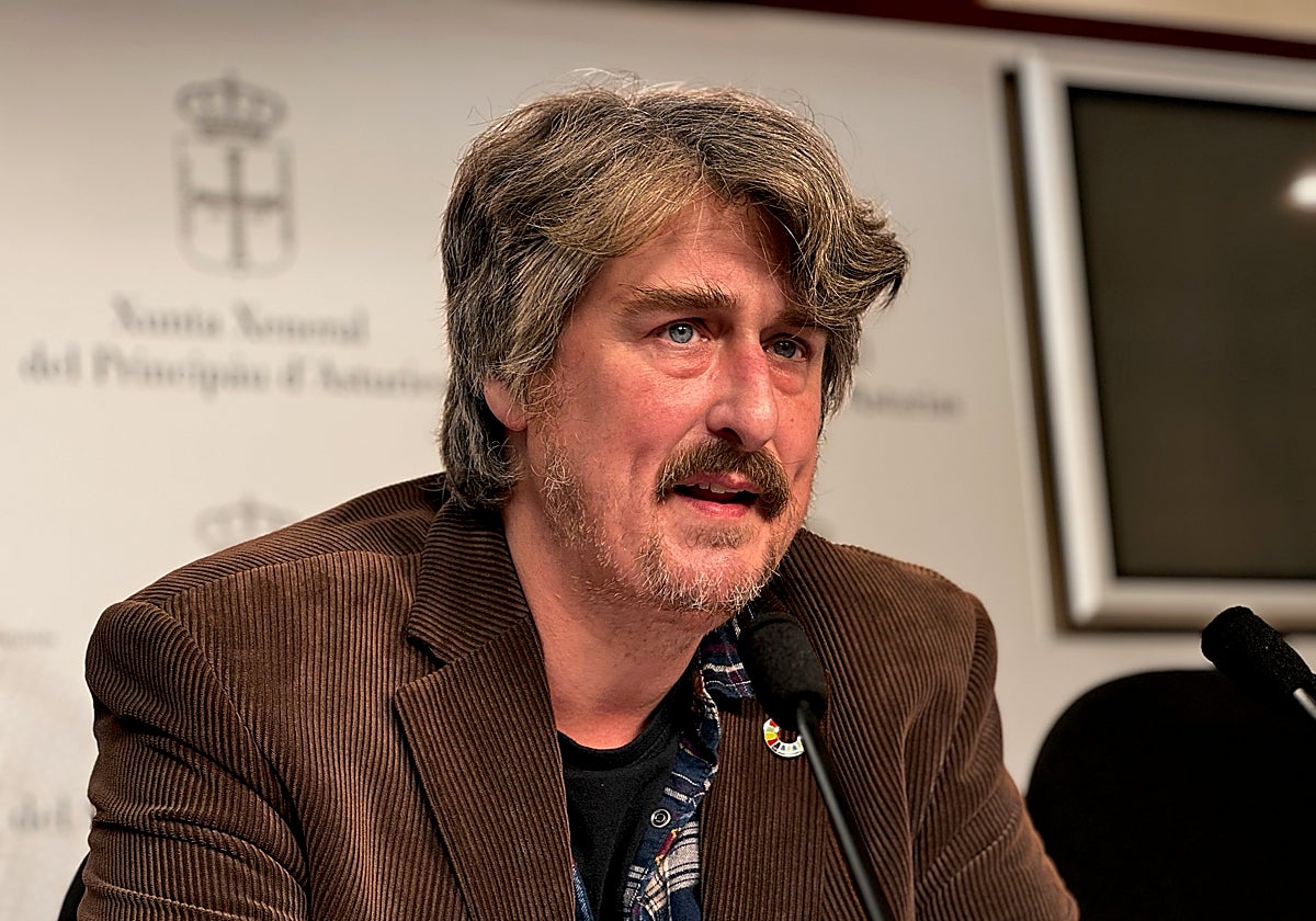 Xabel Vegas, esta mañana, tras la reunión de la Junta de Portavoces.