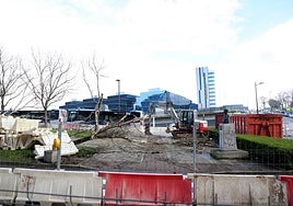 Las señalizaciones y las vallas para iniciar las obras del intercambiador del HUCA.