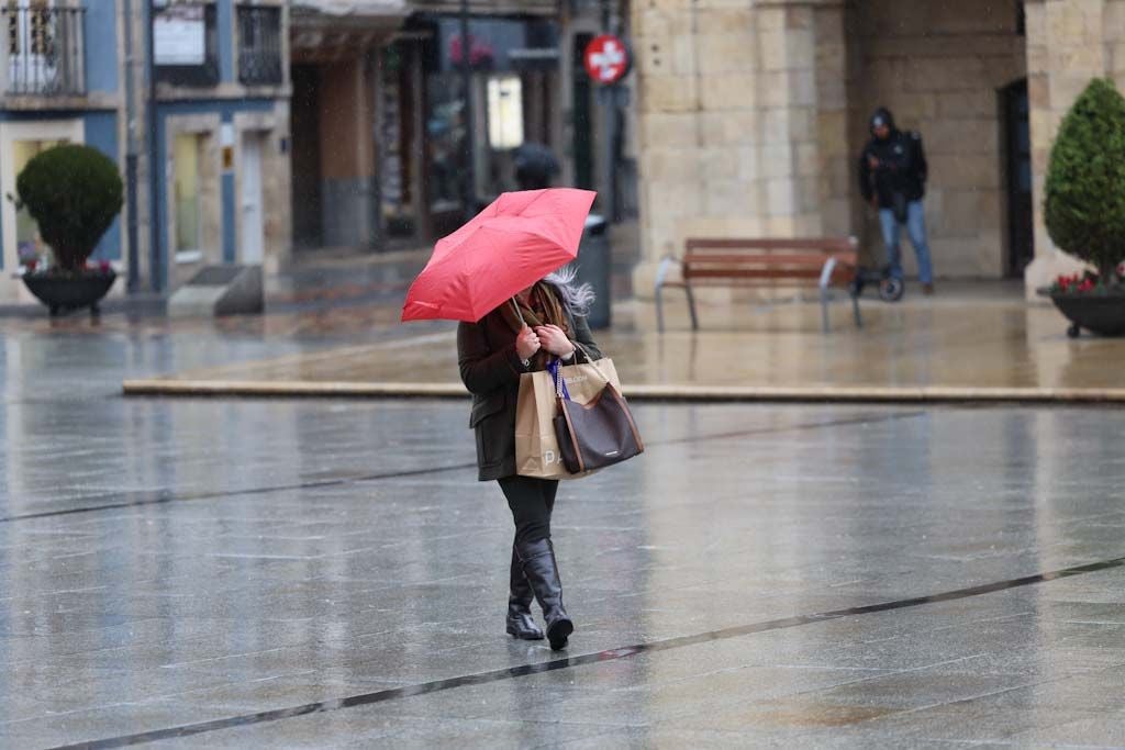 Lluvia y mucho viento en Asturias por la borrasca &#039;Herminia&#039;