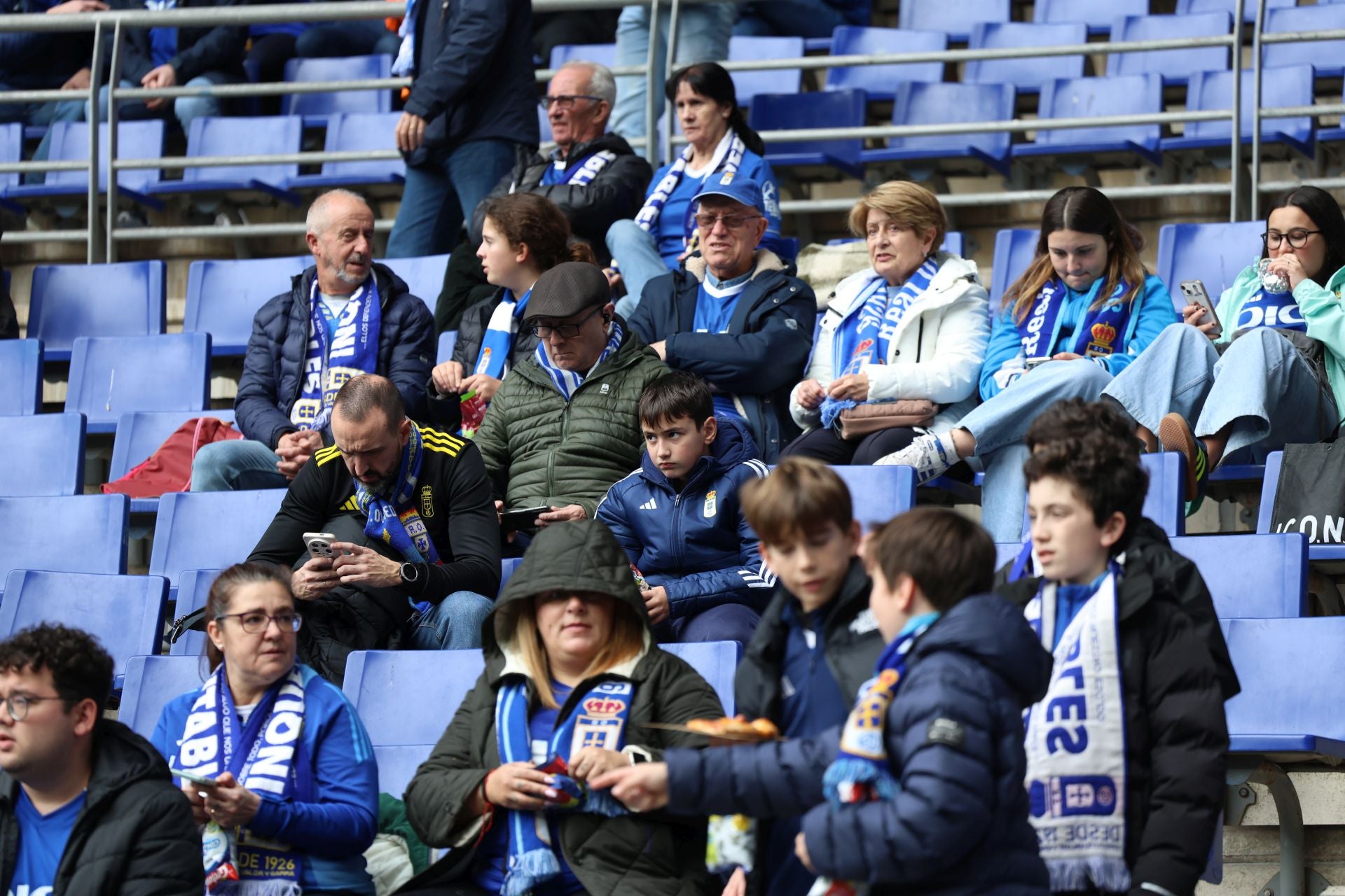 Fotos: ¿Estuviste en el Real Oviedo - Castellón? ¡Búscate!