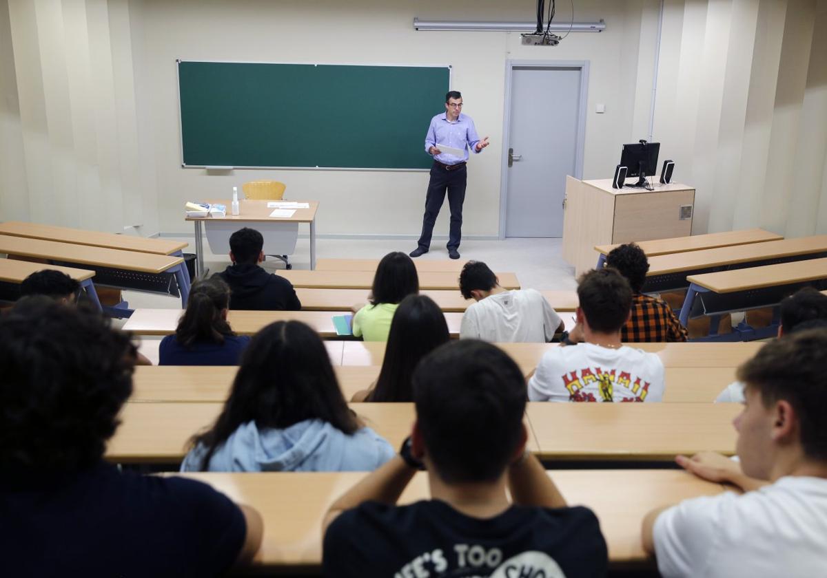 Tres de cada diez estudiantes de la Universidad de Oviedo abandona la carrera que inició