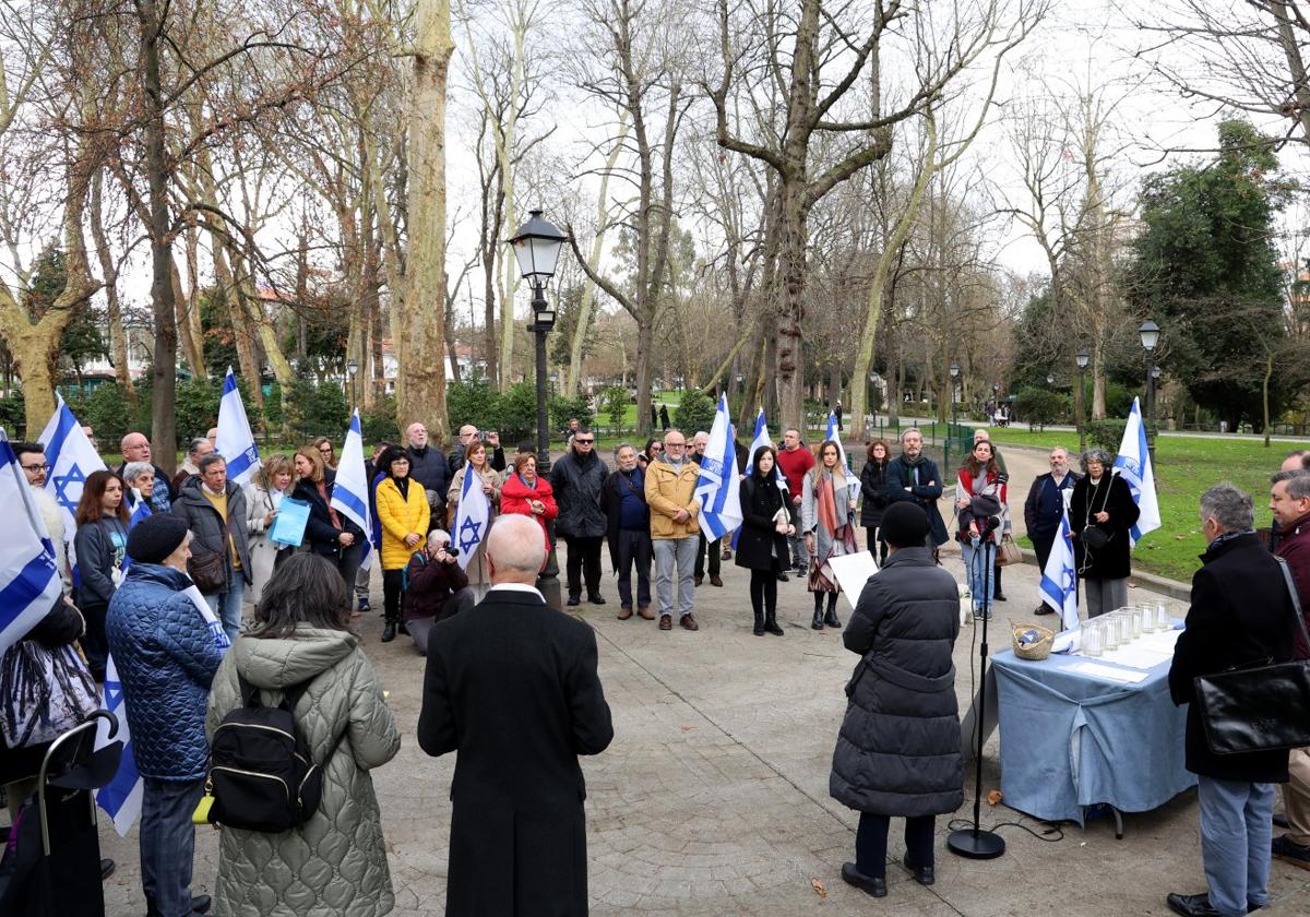 Un momento de la concentración en el Campo San Francisco de Oviedo.