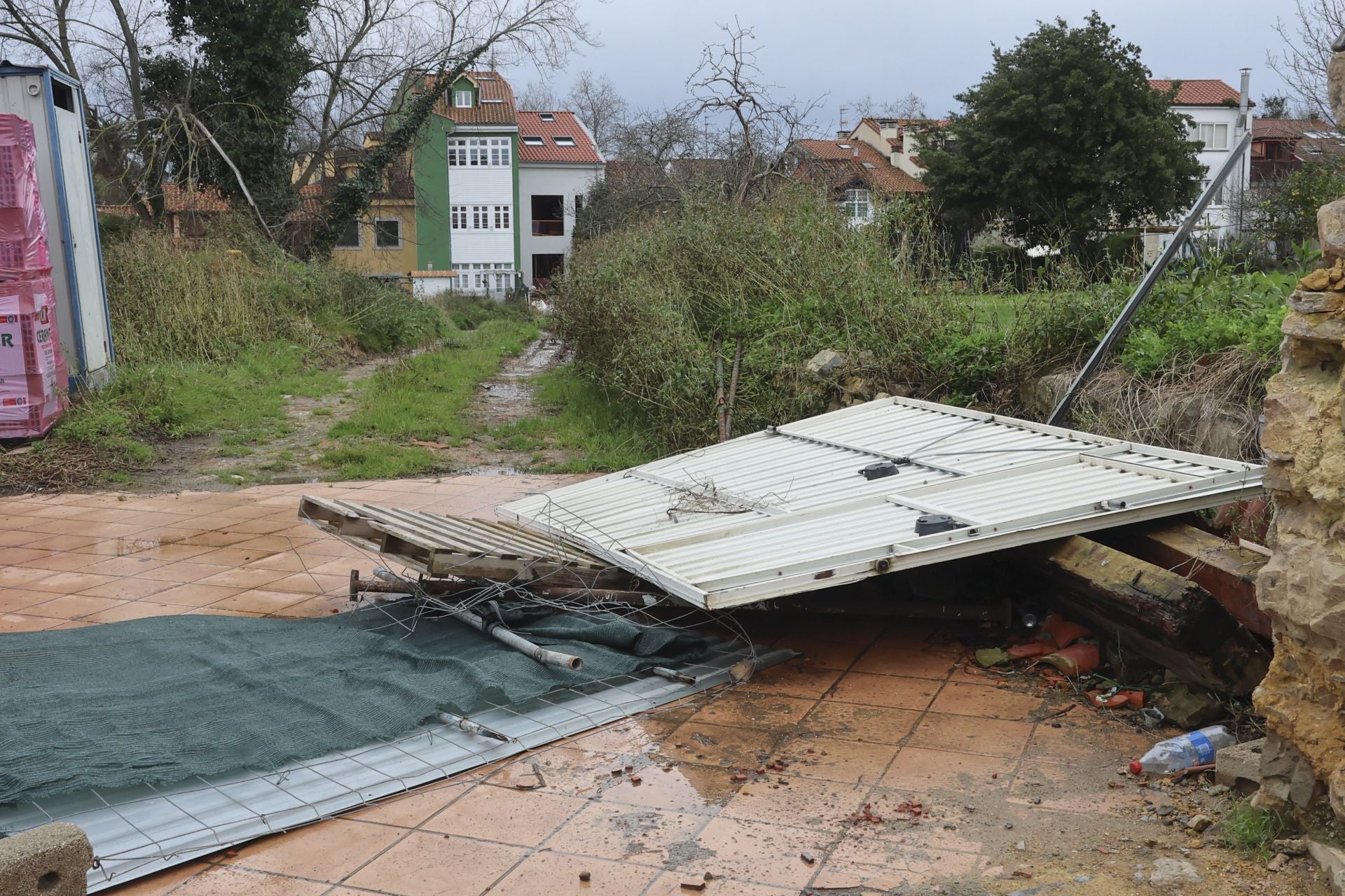 La borrasca &#039;Herminia&#039; golpea Asturias: los efectos del fuerte viento