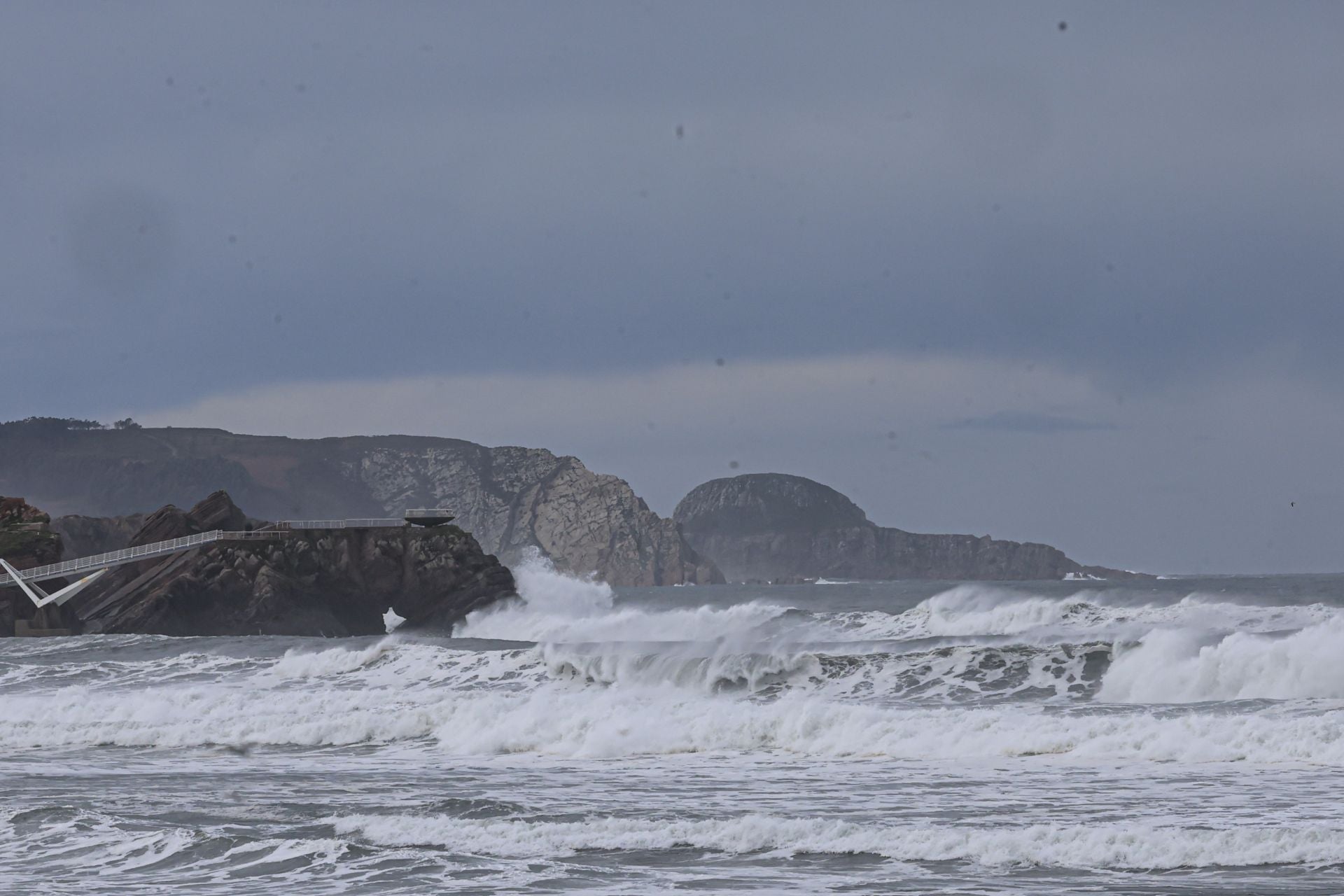 La borrasca &#039;Herminia&#039; golpea Asturias: los efectos del fuerte viento