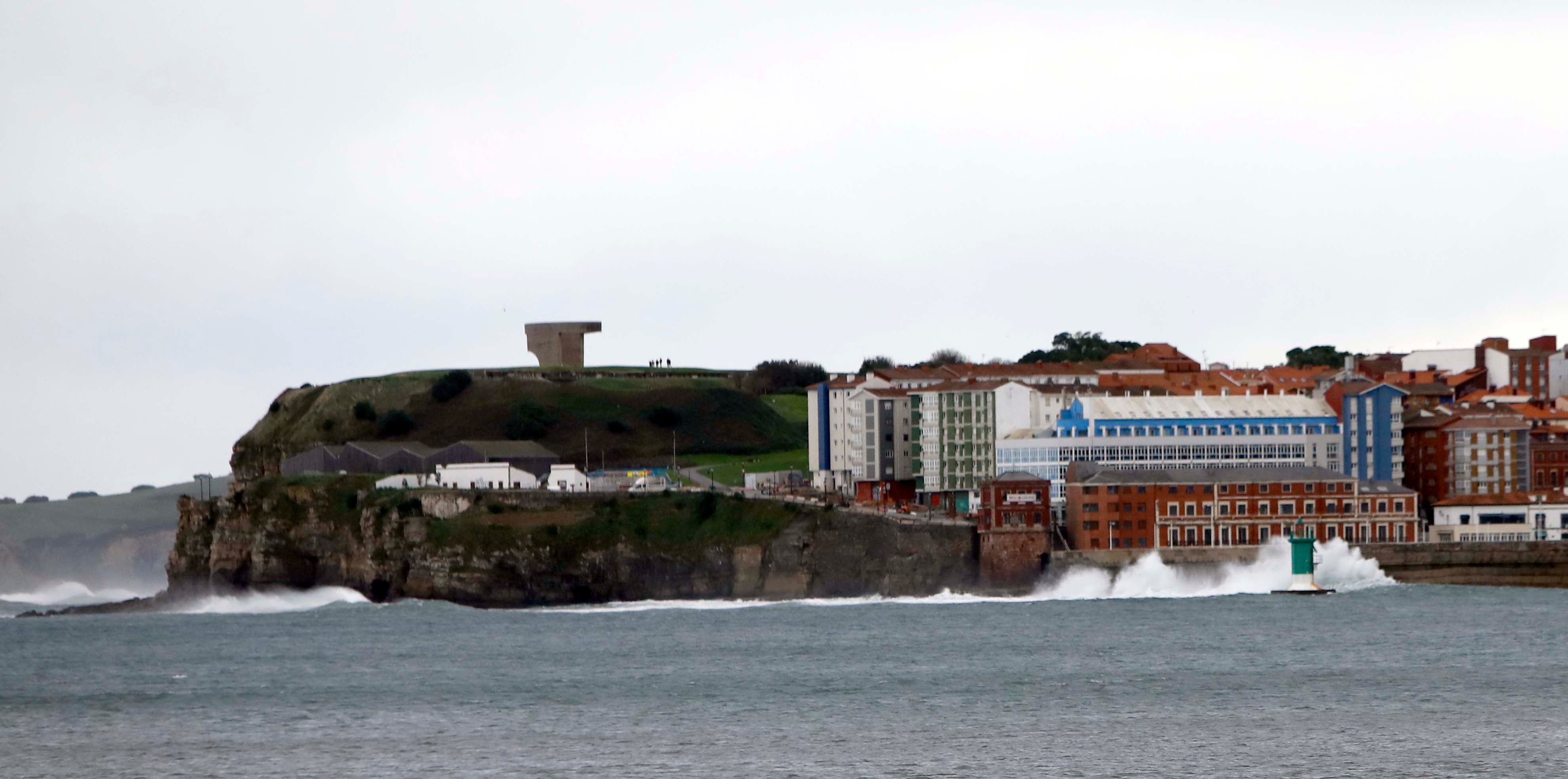 La borrasca &#039;Herminia&#039; golpea Asturias: los efectos del fuerte viento