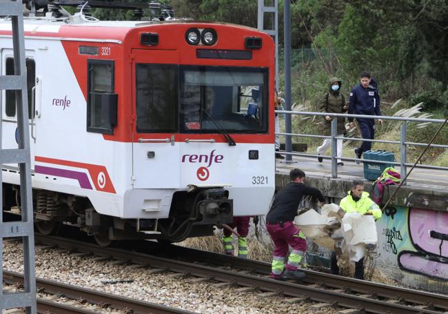 Durante media hora quedó interrumpida la circulación entre Gijón y Veriña, de la línea de ancho métrico Gijón-Cudillero, por el arrollamiento de unas vallas