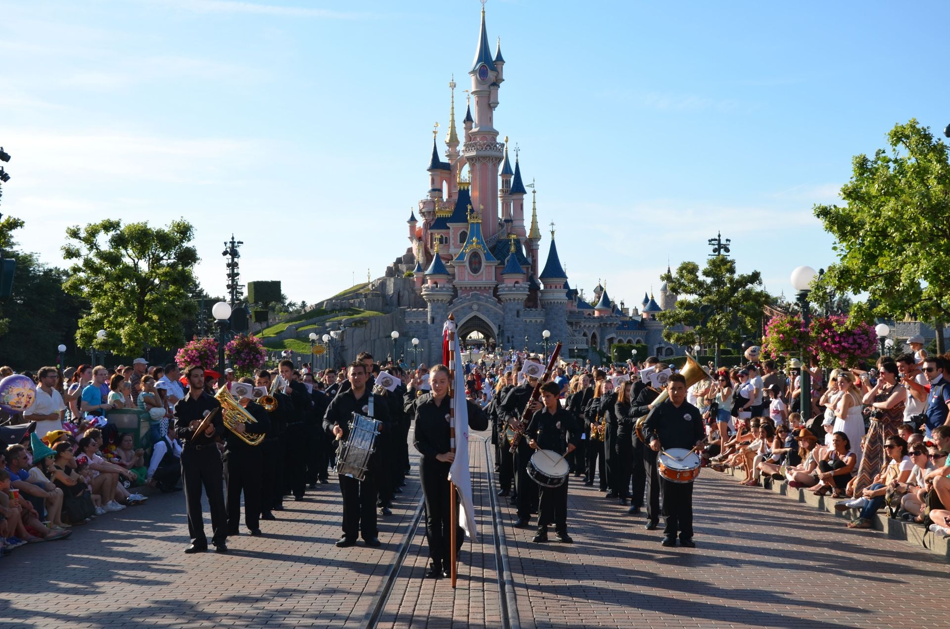 El parque de atracciones Disneyland París.