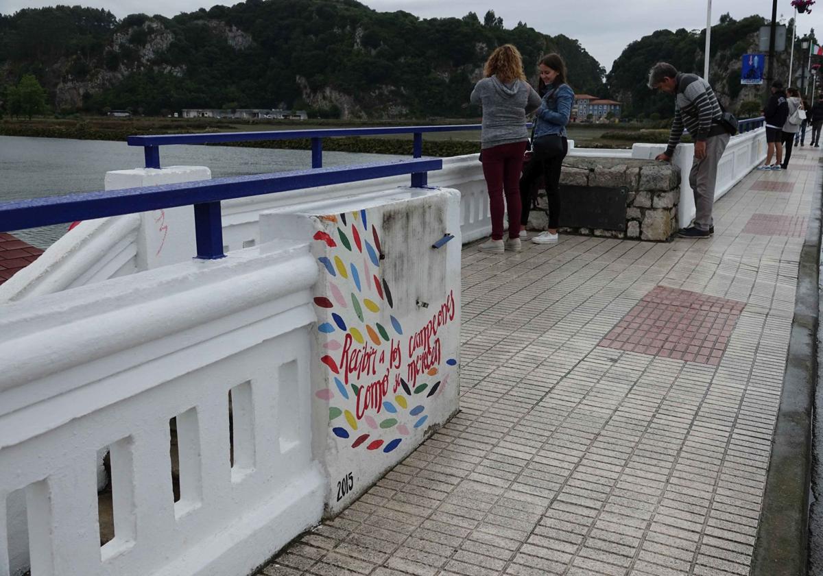 Un tramo del puente riosellano.