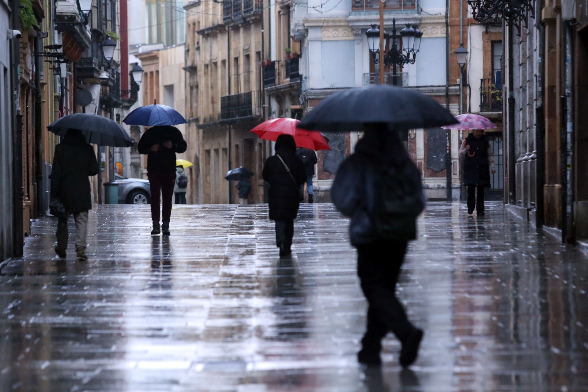 Nieve, mucho viento y fuerte oleaje en Asturias por cupla de &#039;Ivo&#039;