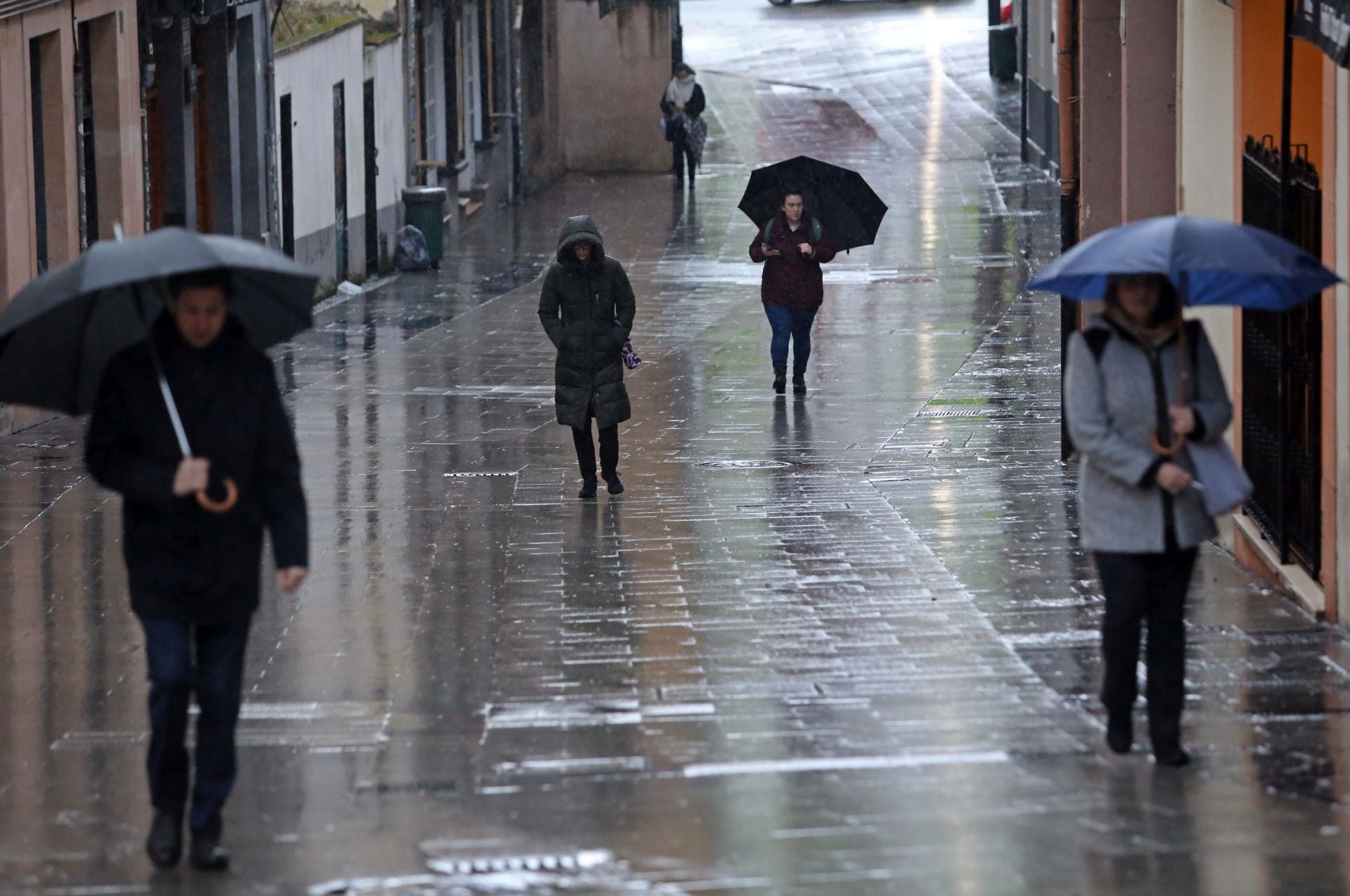 Nieve, mucho viento y fuerte oleaje en Asturias por cupla de &#039;Ivo&#039;