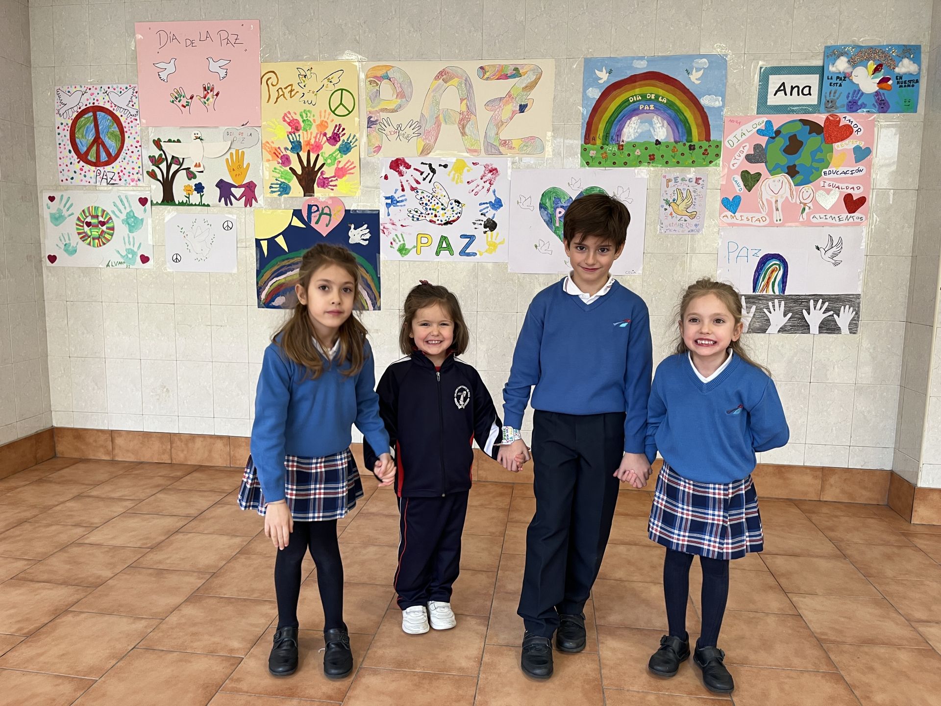 En imágenes: así celebraron los escolares de Gijón el día de la paz