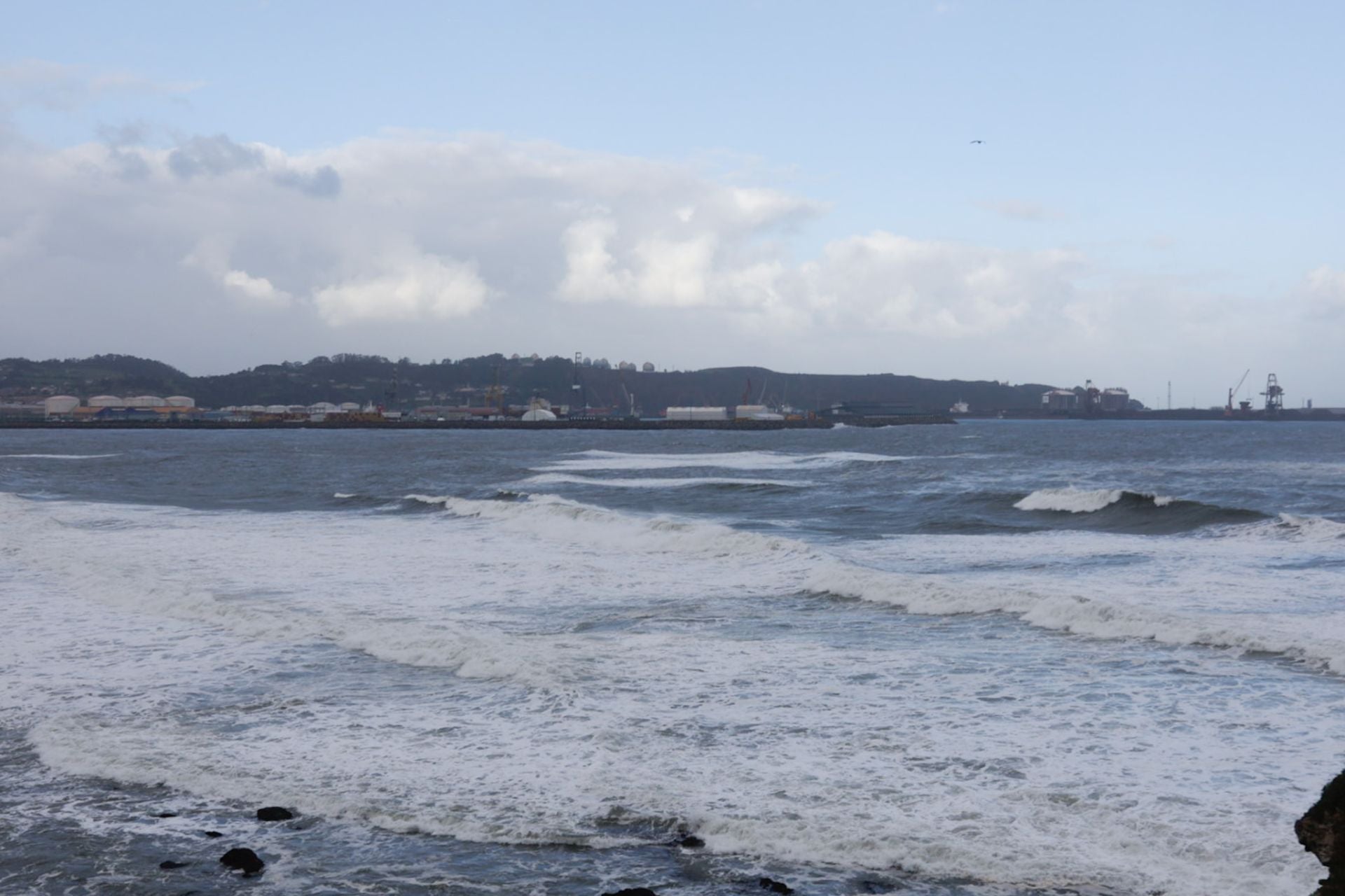 Nieve, mucho viento y fuerte oleaje en Asturias por cupla de &#039;Ivo&#039;