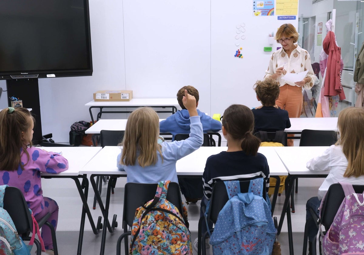 Un grupo de niños durante una clase.