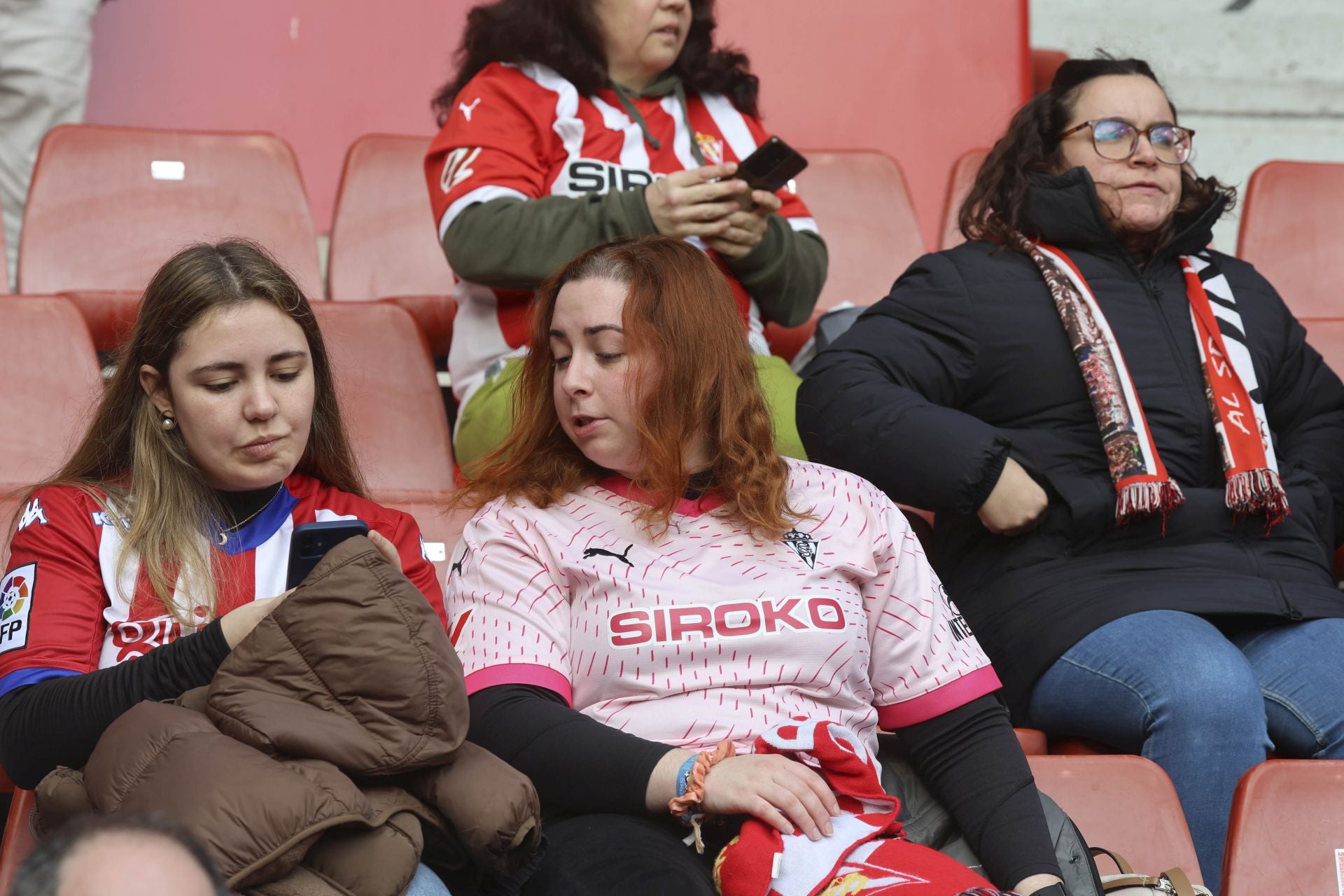 ¿Estuviste en el Sporting de Gijón - Burgos? ¡Búscate en las gradas de El Molinón!