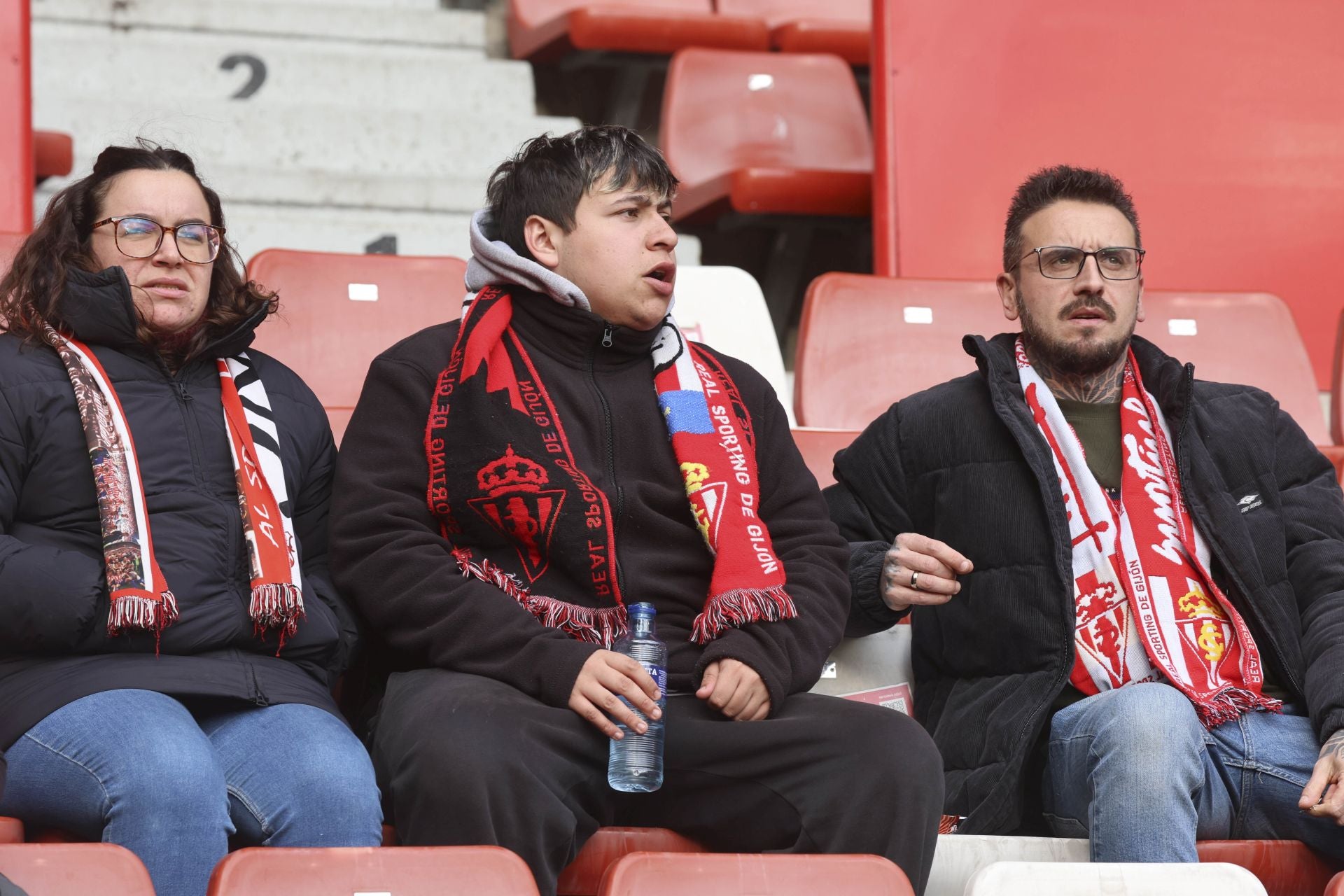 ¿Estuviste en el Sporting de Gijón - Burgos? ¡Búscate en las gradas de El Molinón!