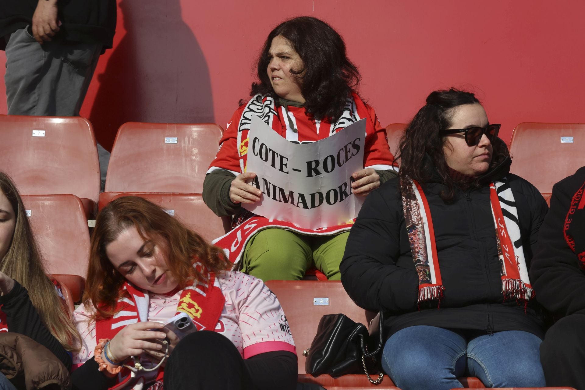 ¿Estuviste en el Sporting de Gijón - Burgos? ¡Búscate en las gradas de El Molinón!