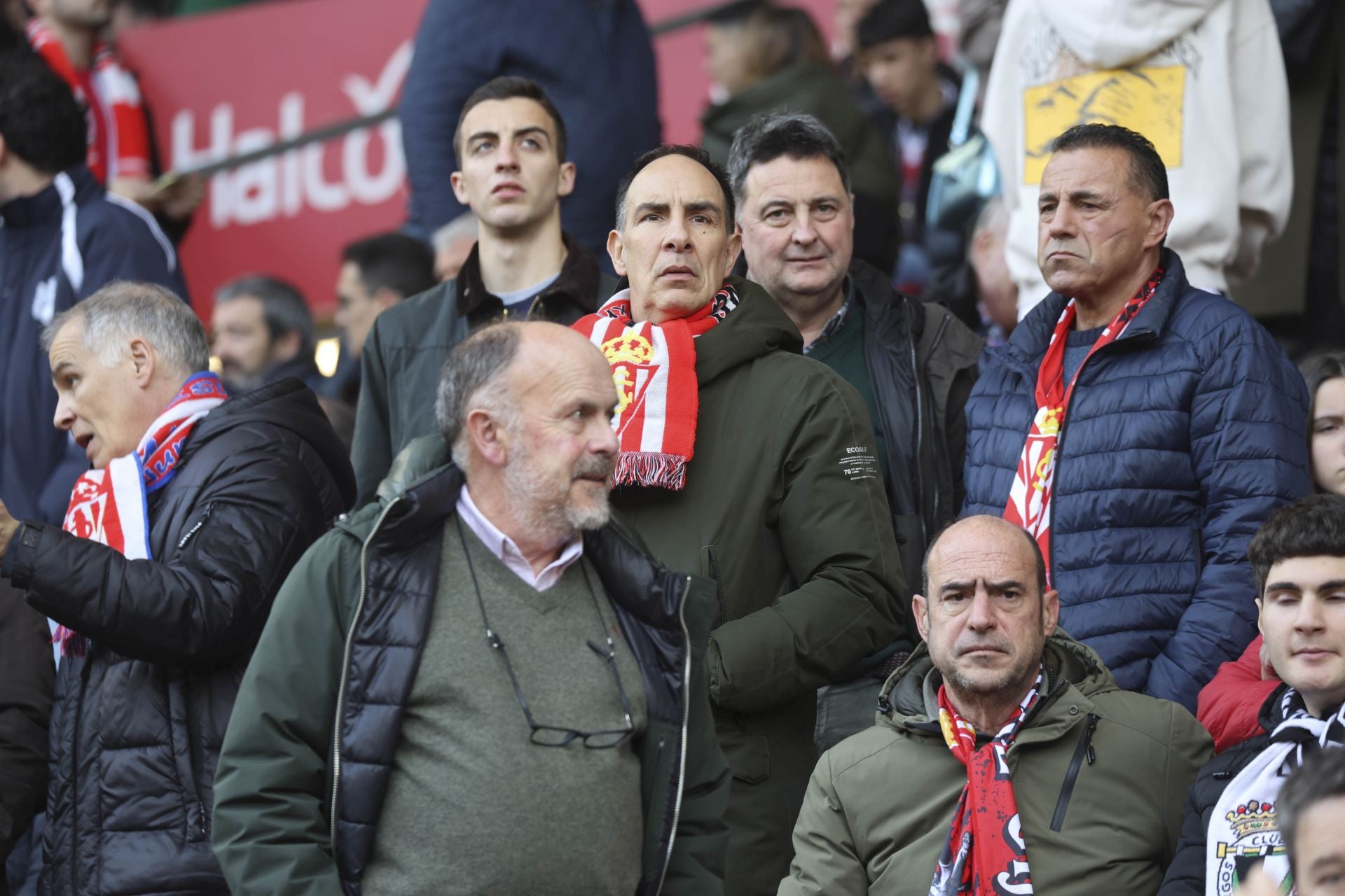 ¿Estuviste en el Sporting de Gijón - Burgos? ¡Búscate en las gradas de El Molinón!