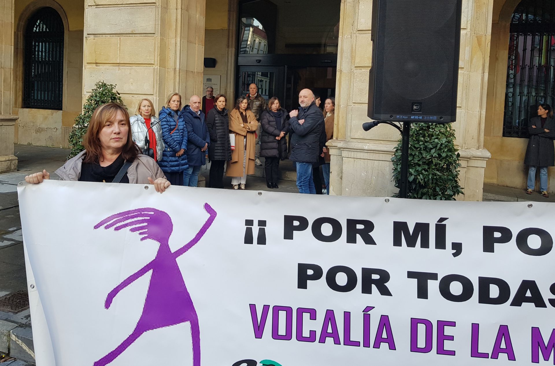 Multitudinaria manifestación en Langreo en repulsa por el asesinato machista