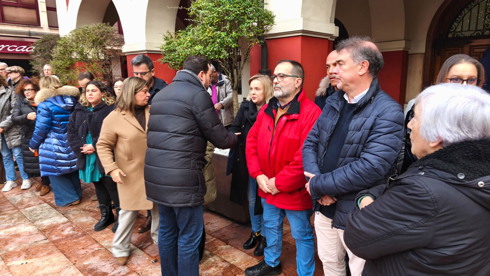 Multitudinaria manifestación en Langreo en repulsa por el asesinato machista