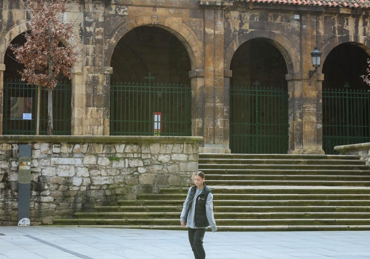 Campa de la iglesia de San Nicolás de Bari.