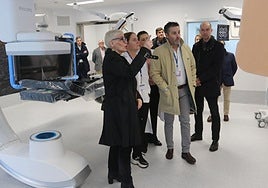 La consejera de Salud, Concepción Saavedra, el pasado 25 de enero en el Hospital de Cabueñes para dar explicaciones sobre la paralización de las obras.