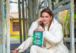 La sierense Leticia Sierra, con su última novela.