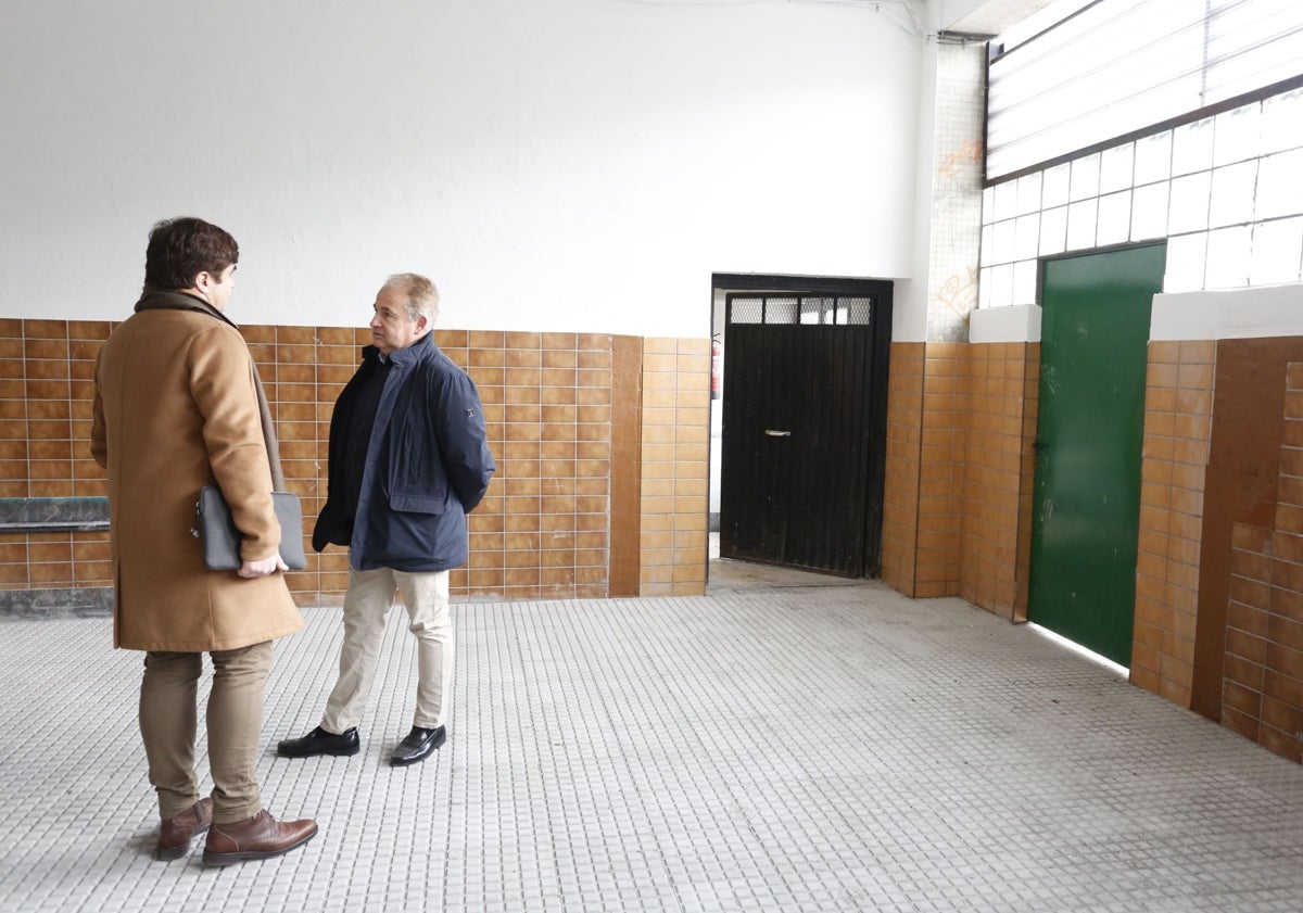 Imagen principal - El colegio Rey Pelayo de Gijón abrirá antes de Antroxu con una gran fiesta