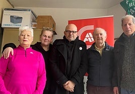 Asociación Alfonso Camín, con Julio César Morán (segundo por la derecha).