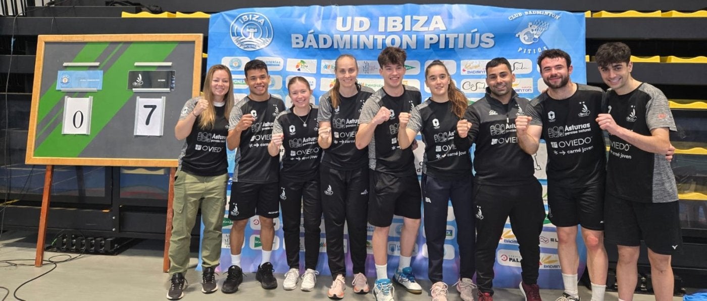 Los jugadores del Bádminton Oviedo.